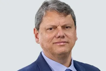 
          Imagem ilustrativa da imagem Tarcísio e Barroso trocam afagos e isolam os radicais
          