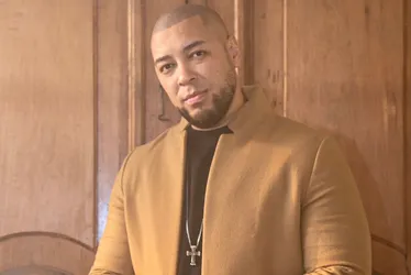 
          Imagem ilustrativa da imagem Ton Carfi ainda mais intimista
          