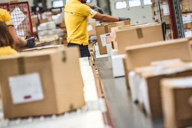 Imagem ilustrativa da imagem Trabalhadores dos Correios anunciam greve na véspera da Black Friday. Saiba onde