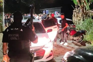 Imagem ilustrativa da imagem Traficantes ligados ao PCV são presos tentando entrar com drogas em casa de shows