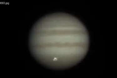 Imagem ilustrativa da imagem VÍDEO | Clarão misterioso em Júpiter é flagrado por astrônomo amador