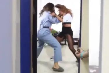 Imagem ilustrativa da imagem VÍDEO | Ivete Sangalo e Anitta 'brigam' em bastidores de programa