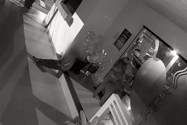 Imagem ilustrativa da imagem VÍDEO | Restaurante aberto há um mês é invadido no Centro de Vila Velha