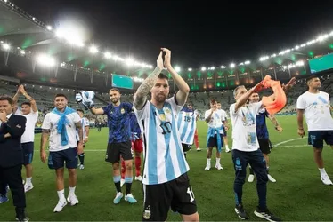 Imagem ilustrativa da imagem Vaiado e aplaudido, Messi diz que jogo se tornou secundário no Maracanã