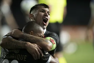 Imagem ilustrativa da imagem Vasco respira e sonha