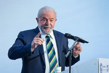 Imagem ilustrativa da imagem Viagem de Lula a Nova Iorque compraria hotel no Guarujá