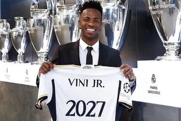 Imagem ilustrativa da imagem Vinícius Júnior renova contrato com o Real Madrid até 2027