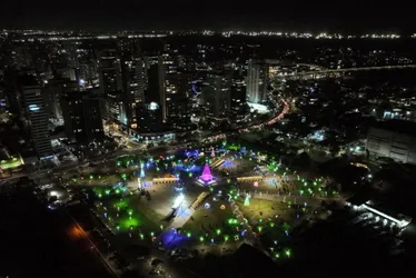 Imagem ilustrativa da imagem Vitória inaugura decoração natalina na Praça do Papa