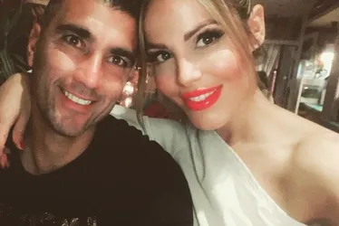 Imagem ilustrativa da imagem Viúva de ex-jogador encontra bilhete romântico do marido quatro anos após a morte