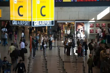 Imagem ilustrativa da imagem Voos são cancelados após protesto de terceirizados no Aeroporto de Guarulhos