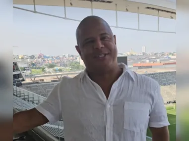 No vídeo, que circula por meio de aplicativos de mensagem, Marcelinho diz que estava em um show em Itaquera, na zona leste, curtindo um samba e que saiu com a mulher