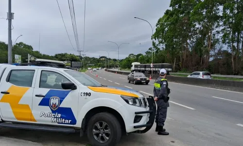 
          Imagem ilustrativa da imagem 3 mil motoristas multados todo mês por causa de licenciamento atrasado no ES
          