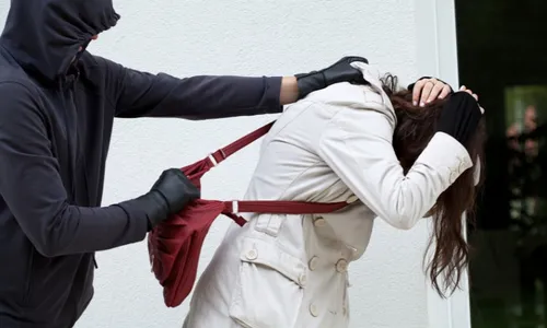 
          Imagem ilustrativa da imagem 50 vítimas de assaltos todos os dias no ES
          