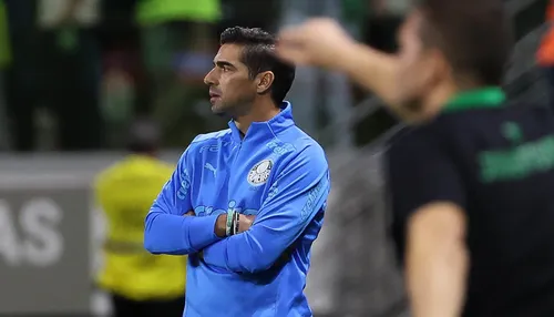 
          Imagem ilustrativa da imagem Abel diz que queda do Palmeiras na semi se deve a ele e ao goleiro do Boca
          