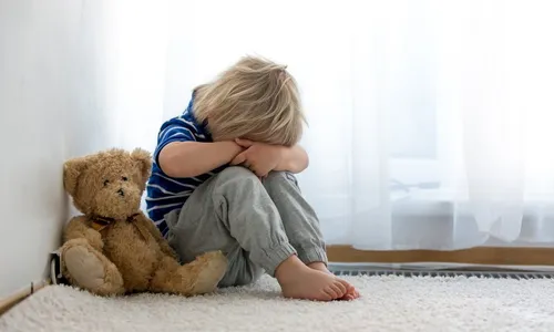 
          Imagem ilustrativa da imagem Abuso sexual infantil e os sinais que ajudam a romper o silêncio
          