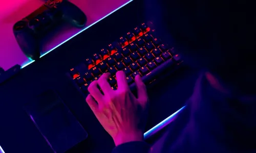 
          Imagem ilustrativa da imagem Adolescente capixaba usava jogos para estupro virtual de meninas
          