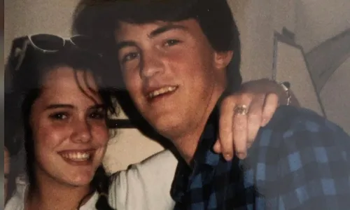 
          Imagem ilustrativa da imagem Amiga de Matthew Perry revela última mensagem enviada por ator de 'Friends'
          