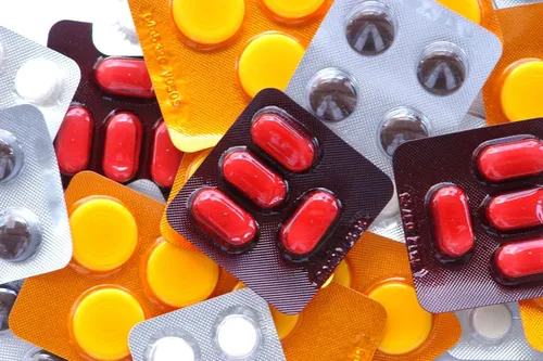 
          Imagem ilustrativa da imagem Anvisa torna permanente entrega de remédio controlado em casa
          