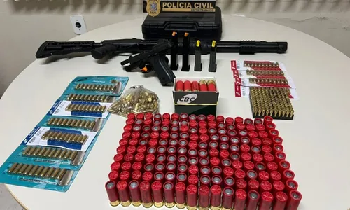 
          Imagem ilustrativa da imagem Após ameaçar a ex-namorada, homem tem armas apreendidas pela polícia no ES
          