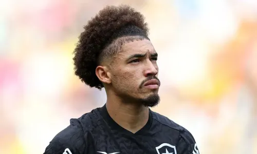 
          Imagem ilustrativa da imagem Após torção de Nino, Diniz convoca Adryelson para enfrentar o Uruguai
          