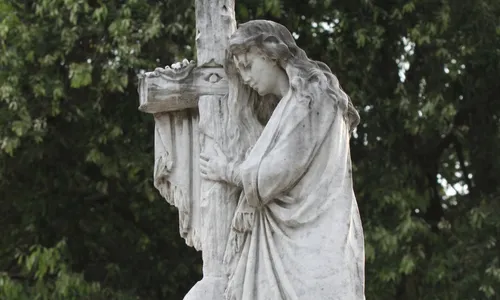 
          Imagem ilustrativa da imagem Arte e história nos monumentos de cemitérios
          