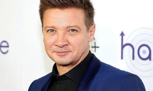 
          Imagem ilustrativa da imagem Ator da Marvel anuncia lançamento de músicas inspiradas em acidente na neve
          