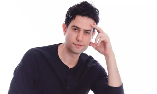 
          Imagem ilustrativa da imagem Ator diz como incêndio mudou sua vida: "Tive que recomeçar do zero"
          