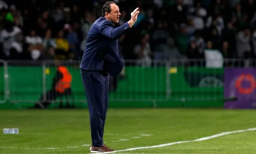 
          Imagem ilustrativa da imagem Bahia vence o Coritiba de virada na estreia de Ceni e se afasta do Z-4
          