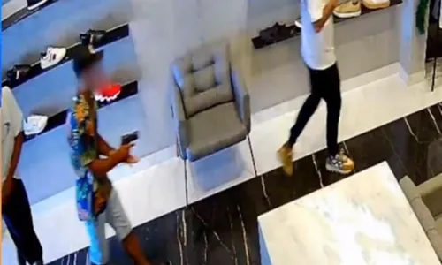 
          Imagem ilustrativa da imagem Bandidos invadem loja e roubam mais de R$ 200 mil em mercadorias na Serra
          