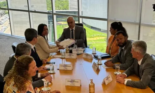 
          Imagem ilustrativa da imagem Bolsonaro causa desconforto e racha bancada do agro
          