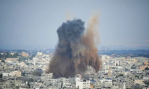 
          Imagem ilustrativa da imagem Brasil pede que Israel não bombardeie abrigo de seus cidadãos em Gaza
          