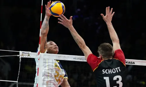 
          Imagem ilustrativa da imagem Brasil sofre primeira derrota no Pré-Olímpico de vôlei masculino
          