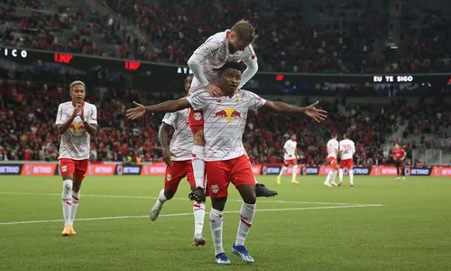 
          Imagem ilustrativa da imagem Brasileirão: Red Bull Bragantino empata com Athletico e se isola na vice-liderança
          