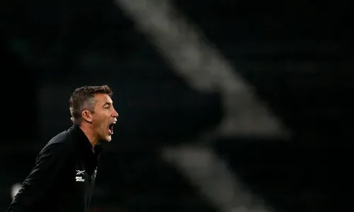 
          Imagem ilustrativa da imagem Bruno Lage é demitido do líder Botafogo após sequência negativa no Brasileirão
          