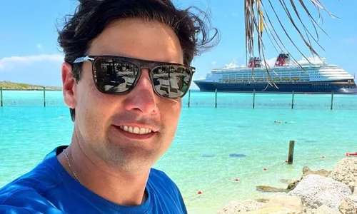 
          Imagem ilustrativa da imagem Bruno de Luca anuncia pausa na carreira para ficar com a família
          