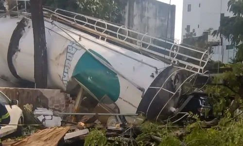 
          Imagem ilustrativa da imagem Caixa-d´água do Pão de Açúcar desaba e faz estragos em Parnamirim
          