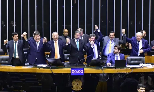 
          Imagem ilustrativa da imagem Câmara aprova reforma tributária em votação histórica
          