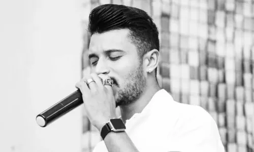 
          Imagem ilustrativa da imagem Cantor sertanejo rebate críticas após ser filmado agredindo a mãe: "Foi reflexo"
          