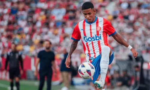 
          Imagem ilustrativa da imagem Capixaba Savinho leva zebra ao topo do Espanhol
          