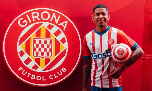 
          Imagem ilustrativa da imagem Capixaba Savinho leva zebra ao topo do Espanhol
          