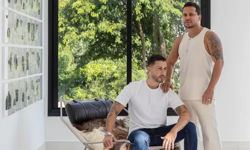 
          Imagem ilustrativa da imagem Carlinhos Maia e marido abrem as portas de nova mansão avaliada em R$ 10 milhões
          