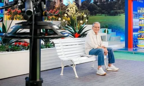 
          Imagem ilustrativa da imagem Carlos Alberto de Nóbrega é internado após acidente doméstico
          