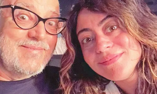 
          Imagem ilustrativa da imagem Carol Castro recebe apoio de famosos após morte do pai
          