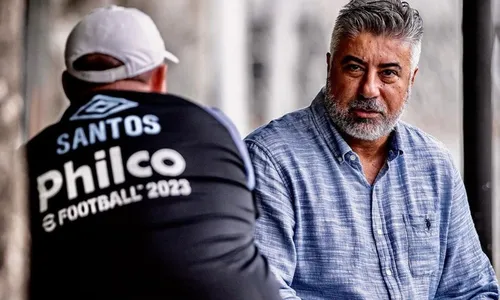 
          Imagem ilustrativa da imagem Cartola do Santos diz ter encontrado 'muita coisa errada' após rebaixamento
          