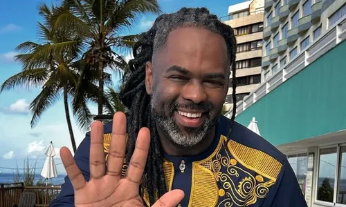 
          Imagem ilustrativa da imagem Casa de Manoel Soares é invadida e apresentador luta com bandido
          