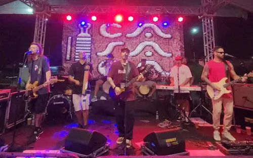 
          Imagem ilustrativa da imagem Casaca faz show gratuito em Vitória neste sábado
          
