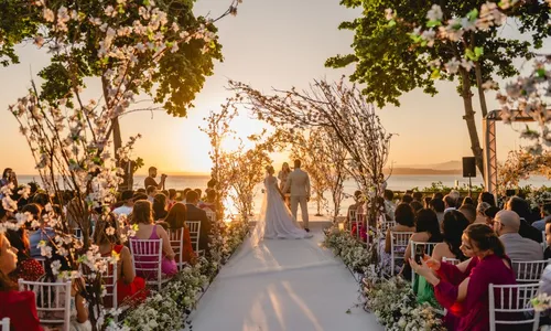 
          Imagem ilustrativa da imagem Casamentos dos sonhos com festas mais chiques
          