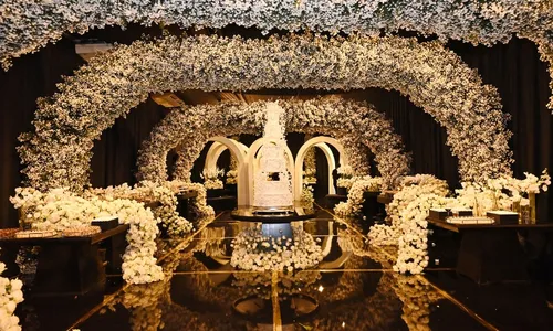 
          Imagem ilustrativa da imagem Casamentos dos sonhos com festas mais chiques
          