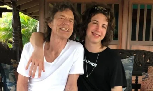 
          Imagem ilustrativa da imagem Castelo e mansões: bens que Lucas Jagger, filho de Mick Jagger não deve herdar
          