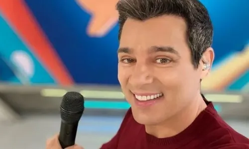 
          Imagem ilustrativa da imagem Celso Portiolli reflete sobre diagnóstico de câncer na bexiga: "A vida é um sopro"
          